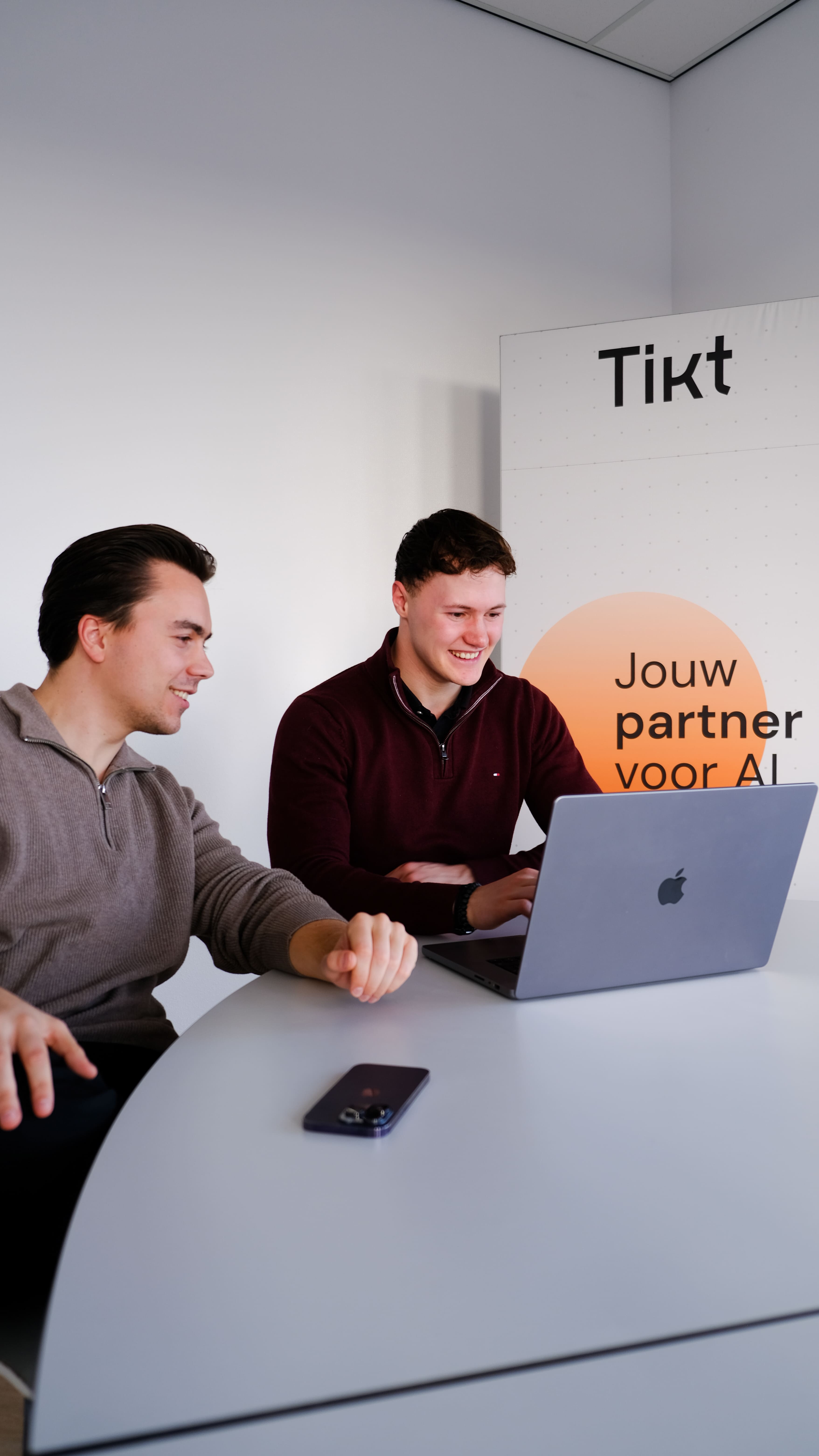 Achter de schermen bij Tikt, in het kantoor in Ede